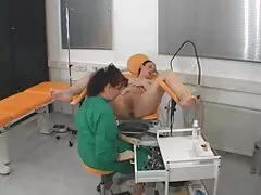 Oggi, la bella Eva video porno lesbo e trans dovrà rinunciare al suo giovane corpo, non ancora maltrattato, al potere di un cane lussurioso e maturo.