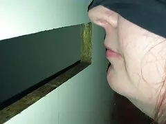 I membri di tutte le dimensioni, nero, bianco e rosso emozione scopata, fino a quando uno di loro comincia a germogliare film hard lesbo gratis liquido bianco. Le donne si contorcono in estasi, finendo violentemente, imbevute di semi maschili
