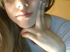 Una folla di maschi cornea martellare video lesbo gratuiti una bionda in un parassita