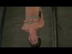 Elastico cagna spinto su un grosso cazzo. video porno di lesbo