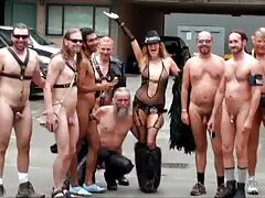 La video lesbo amatoriale gratis donna francese preoccupata scopa e giura
